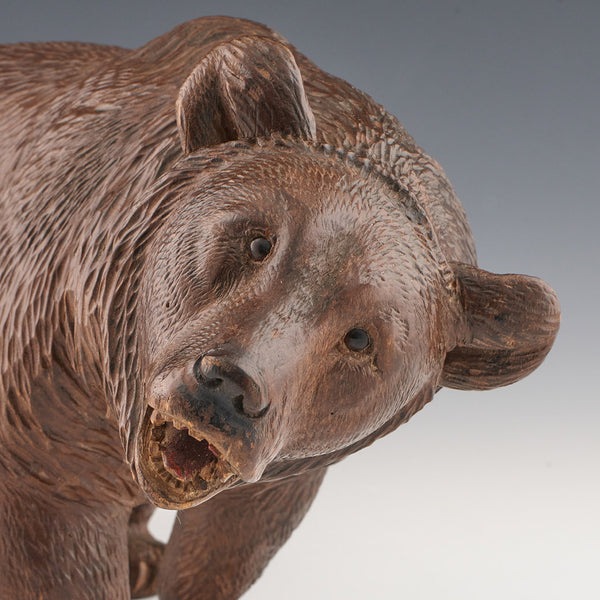 Carved Bear - Jeroen Markies Art Deco