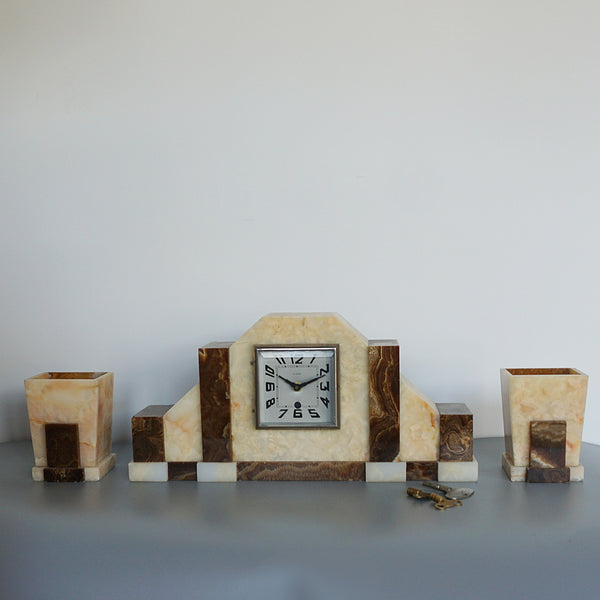 Mantle Clock Marble with garnitures Art Deco - Jeroen Markies Art Deco