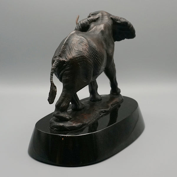 Bull Elephant by David Schaefer Contemporary Animalia Bronze Sculpture - Jeroen Markeis Art Deco