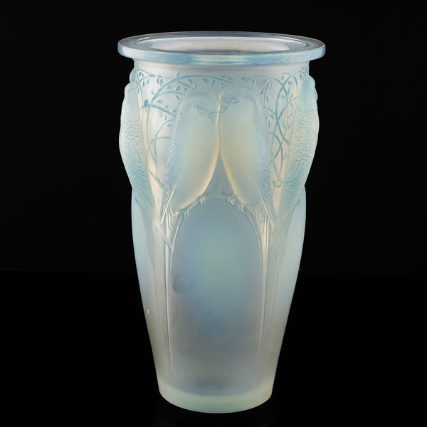 Excellent Example of a Ceylan Vase. by Rene Lalique introduced in 1930 - Jeroen Markies Art Deco