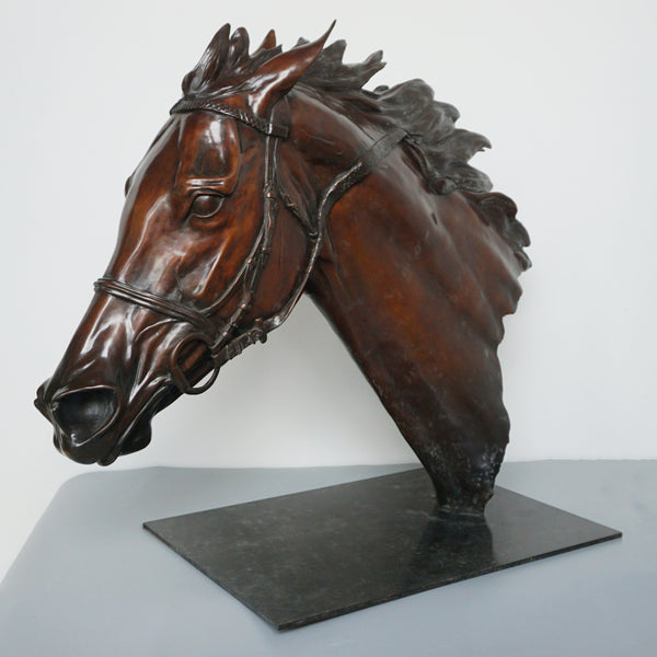 'Enable' The champion thoroughbred racehorse sculpted by Gill Parker in Bronze life size Limited edition of 9 - Jeroen Markies Art Deco