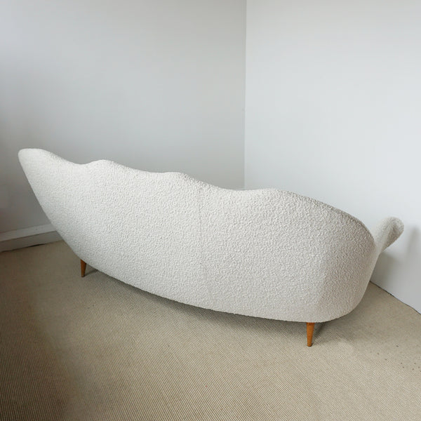 Mid-Century White Boucle Upholstered Curved Italian Sofa - Jeroen Markies Art Deco