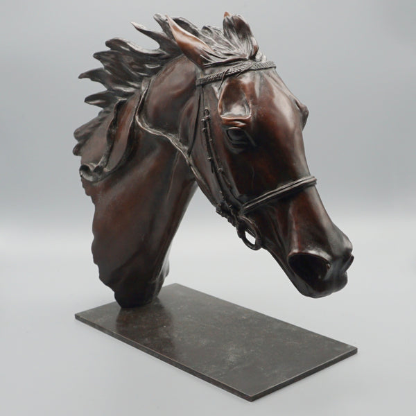 'Enable' British Contemporary Sculpture of the famous racehorse by Gill Parker - Jeroen Markies Art Deco