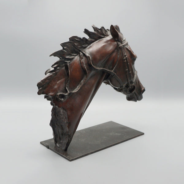 'Enable' British Contemporary Sculpture of the famous racehorse by Gill Parker - Jeroen Markies Art Deco