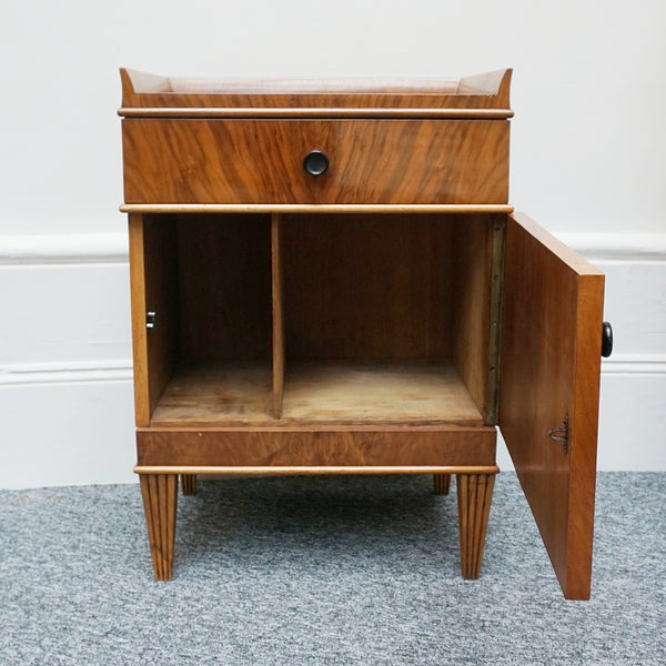 Pair of Bedside Tables. Walnut veneer with black glass - Jeroen Markies Art Deco