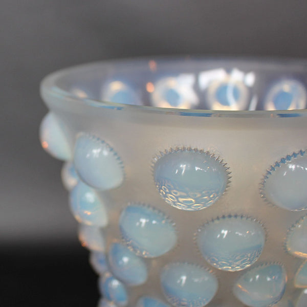 Bammako, an Art Deco opalescent glass vase at Jeroen Markies
