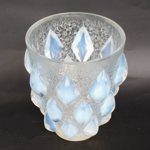 Rampillon Opalescent Glass Vase by René Lalique - René Lalique Glass -  Jeroen Markies Art Deco
