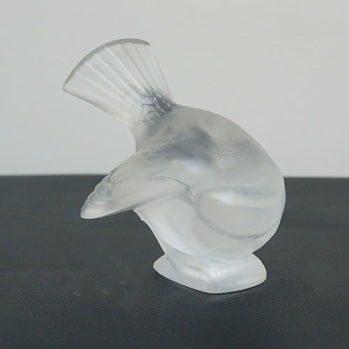 Moineau Coquet a Vintage Rene Lalique Frosted Glass Paperweight - Jeroen Markies Art Deco